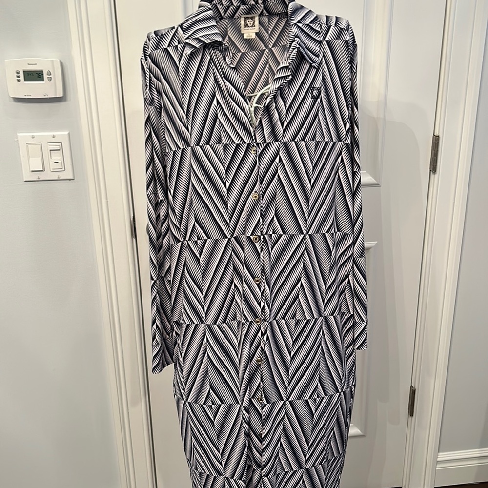 Women’s Anne Klein, black and white button down dress size large